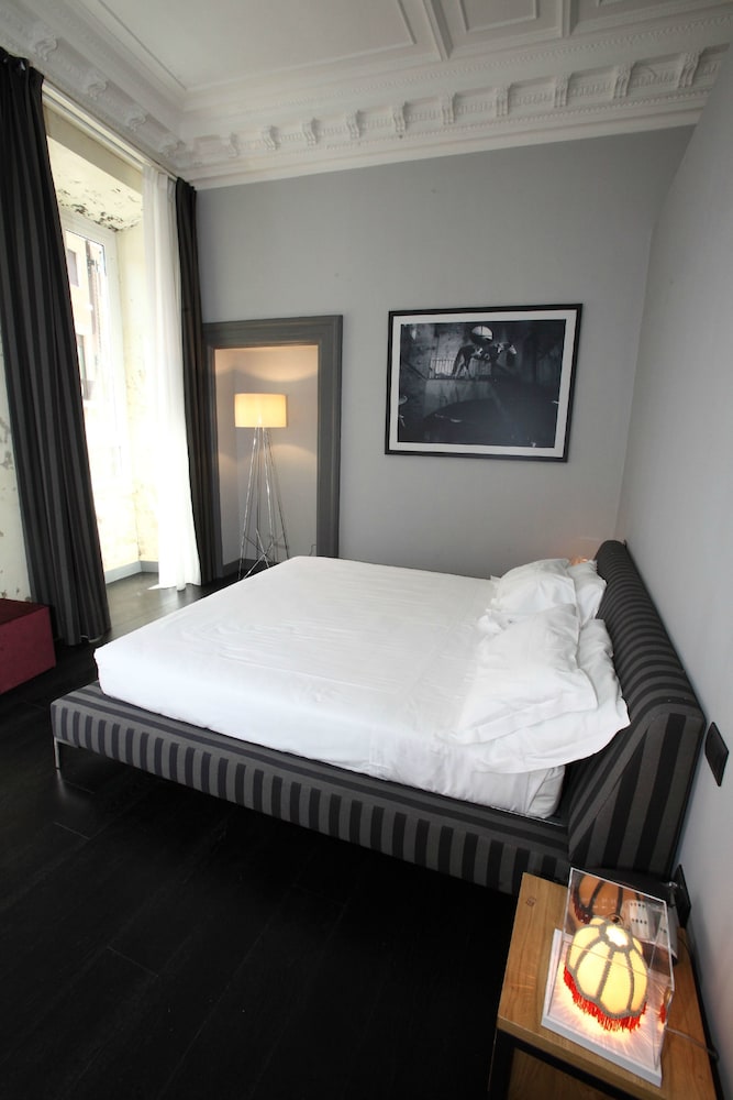 SUITE ART NAVONA 24/59