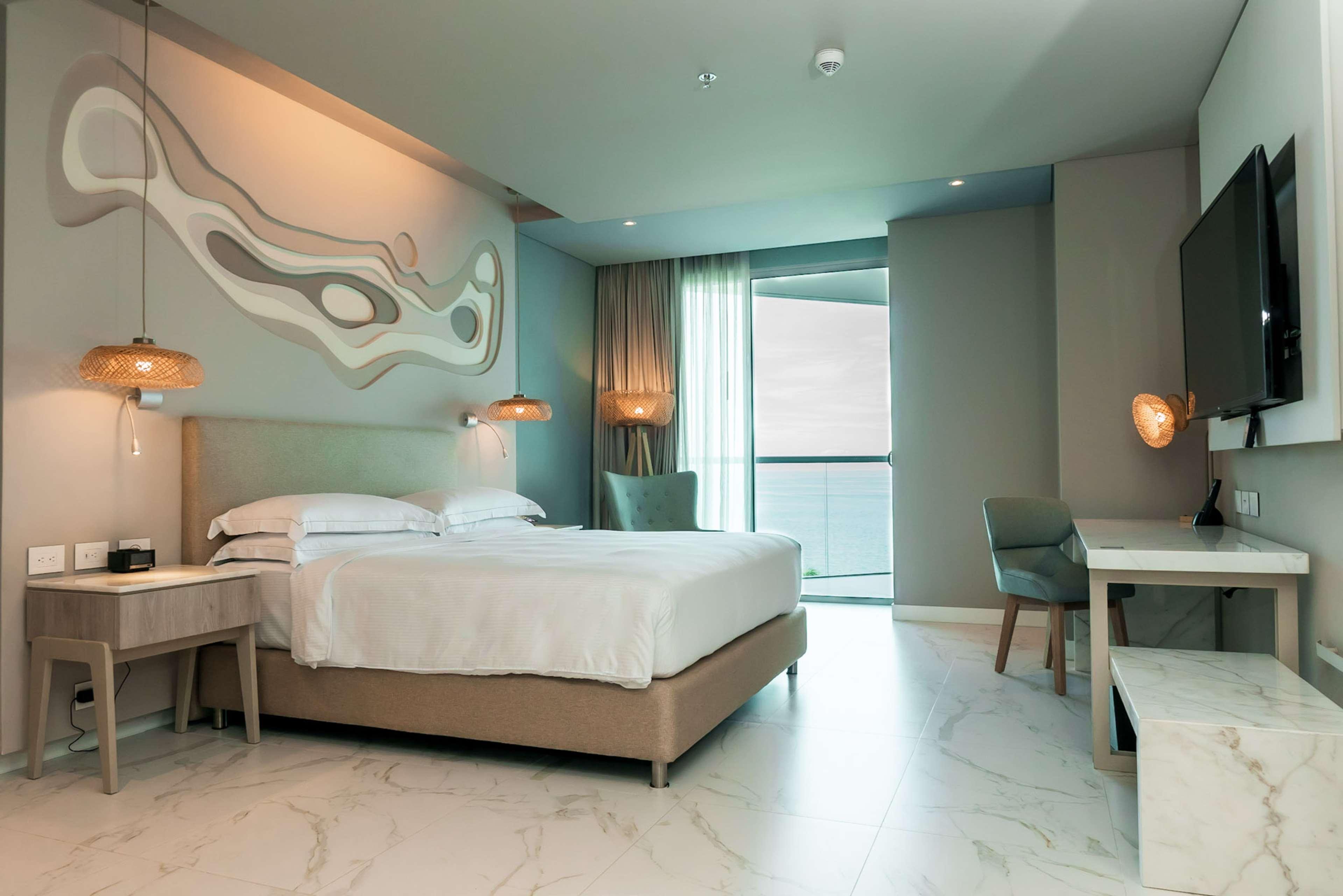 SUITE, KING BED, OCEAN FRONT, PARLOR, TERRACE