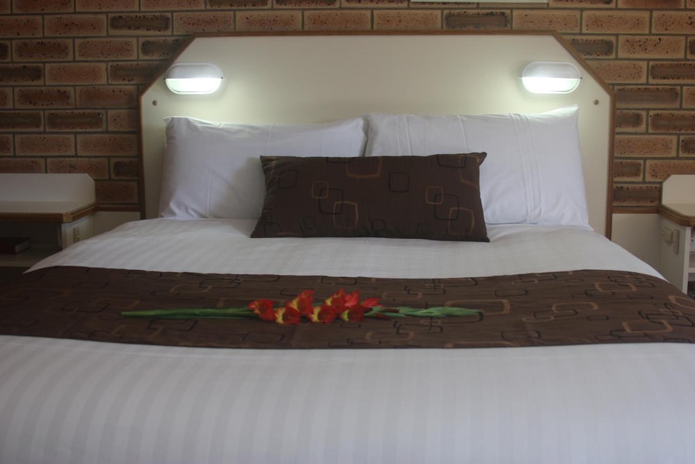 GARDEN CITY MOTOR INN 25/44