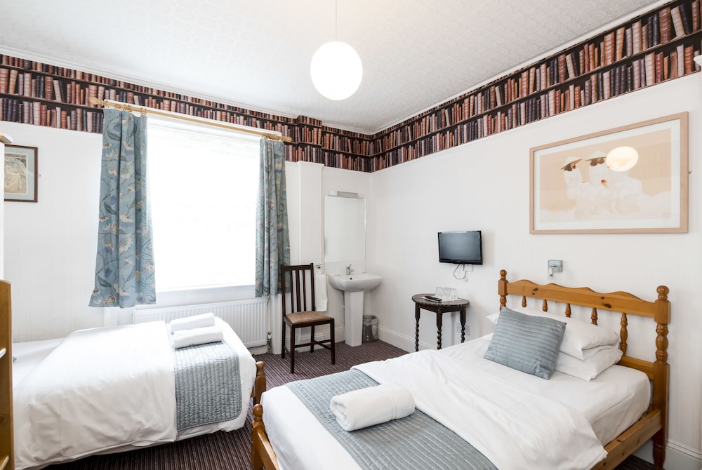 St Athans Hotel 39/73