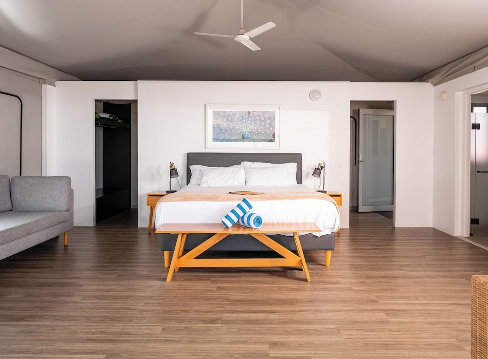 Deluxe, Tent, King Bed, Side Ocean View, Adult Only