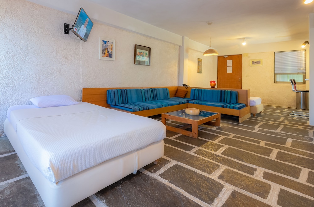 Apollonia Apartments 9/50