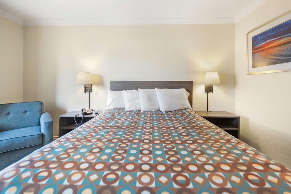 Hotel Fontana - CA 9/27