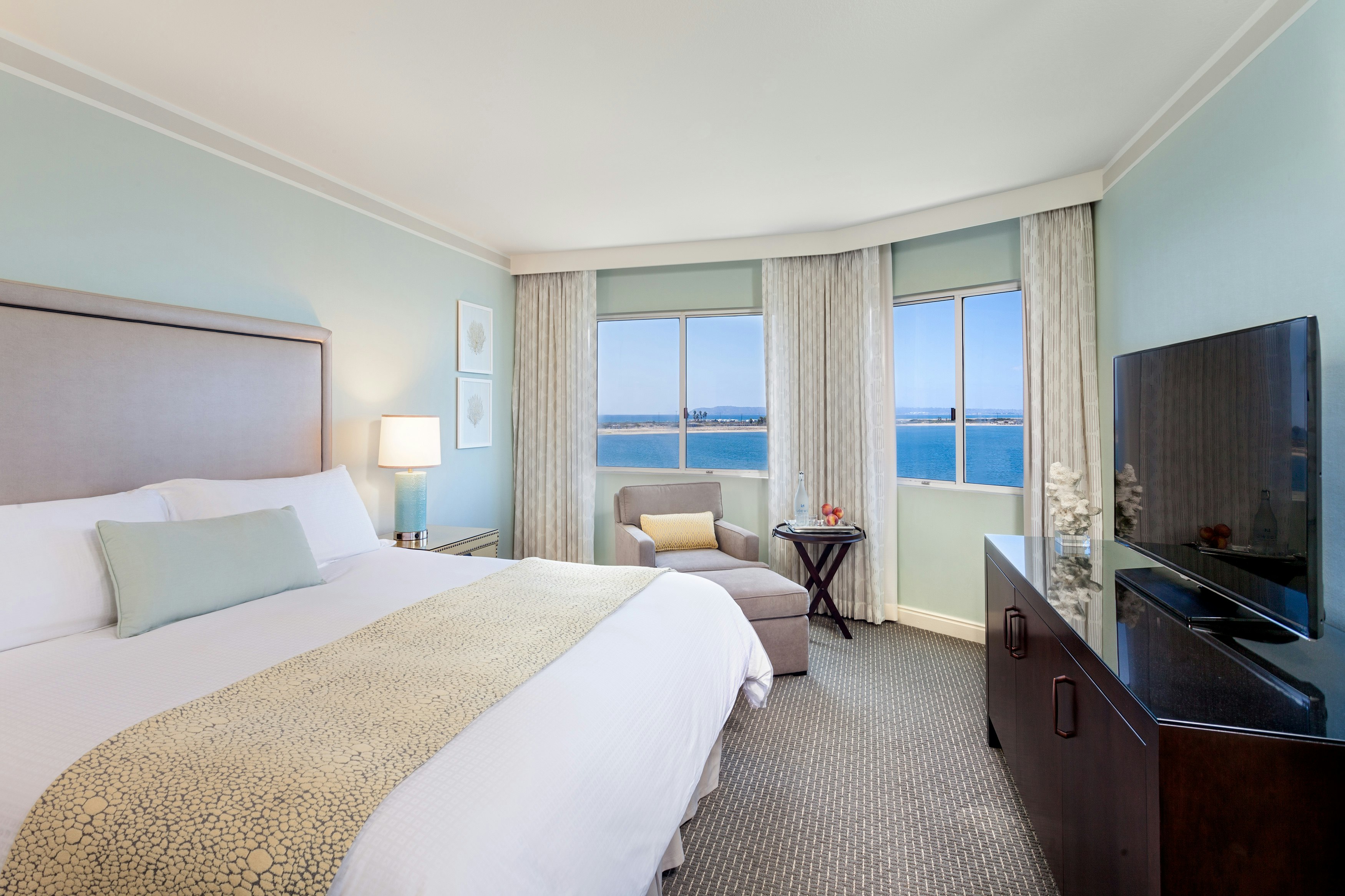 Suite, King Bed, Bay View, Accessible