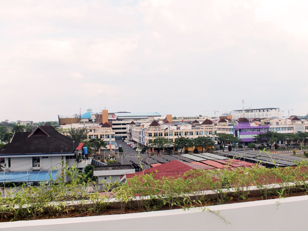 ibis Pontianak City Center Hotel 5/55