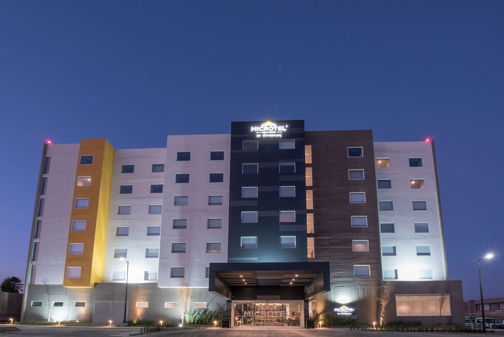 Microtel Inn Suites By Wyndham Irapuato 1/28