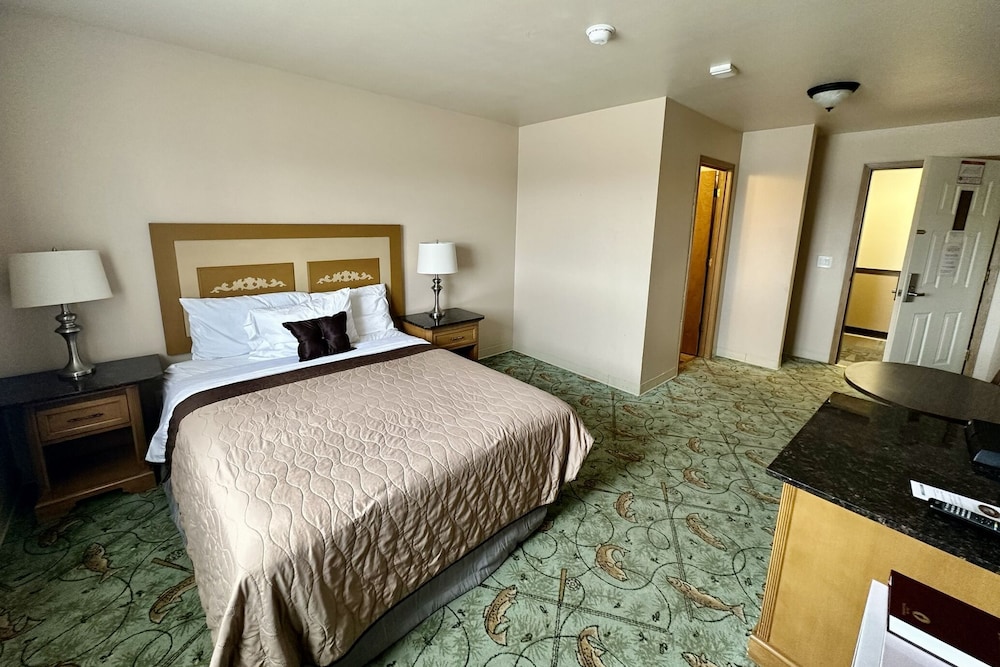 Alaska Anglers Inn 10/50