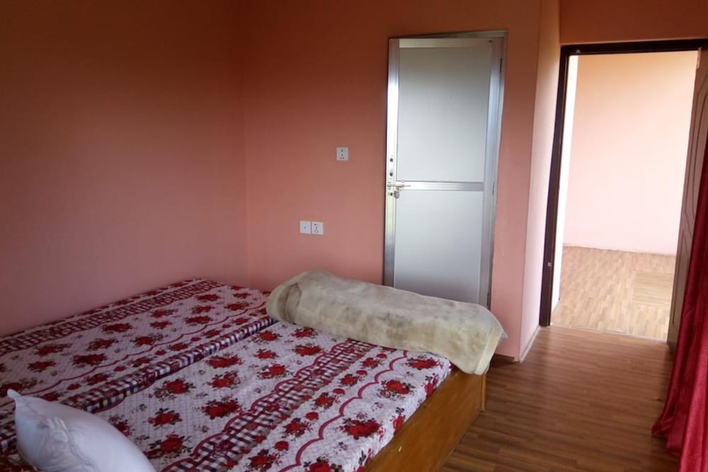 DELUXE, SINGLE BED
