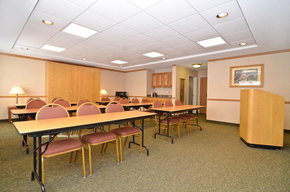 Holiday Inn Express Toledo West Napoleon 60/65