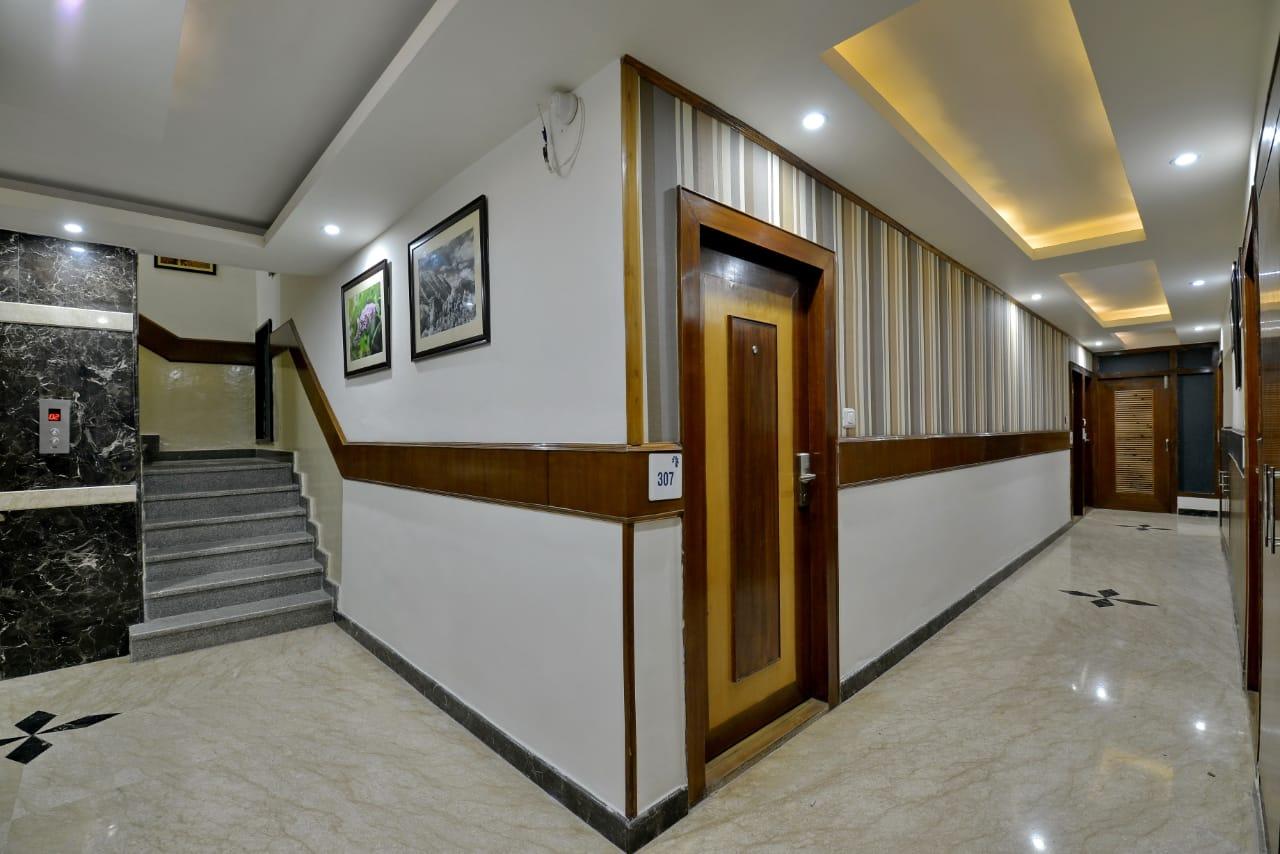 Hotel Mayur 8/20