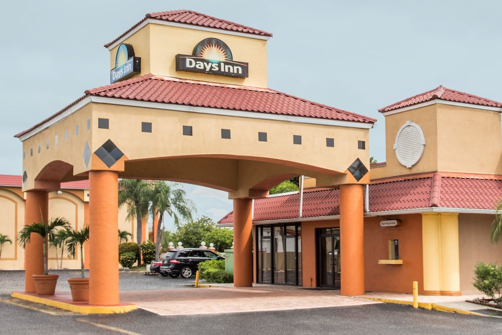 Days Inn by Wyndham Fort Myers 4/31