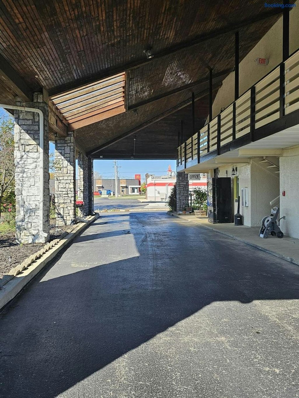 Brookville Inn By OYO Near Dayton International Airport 16/17