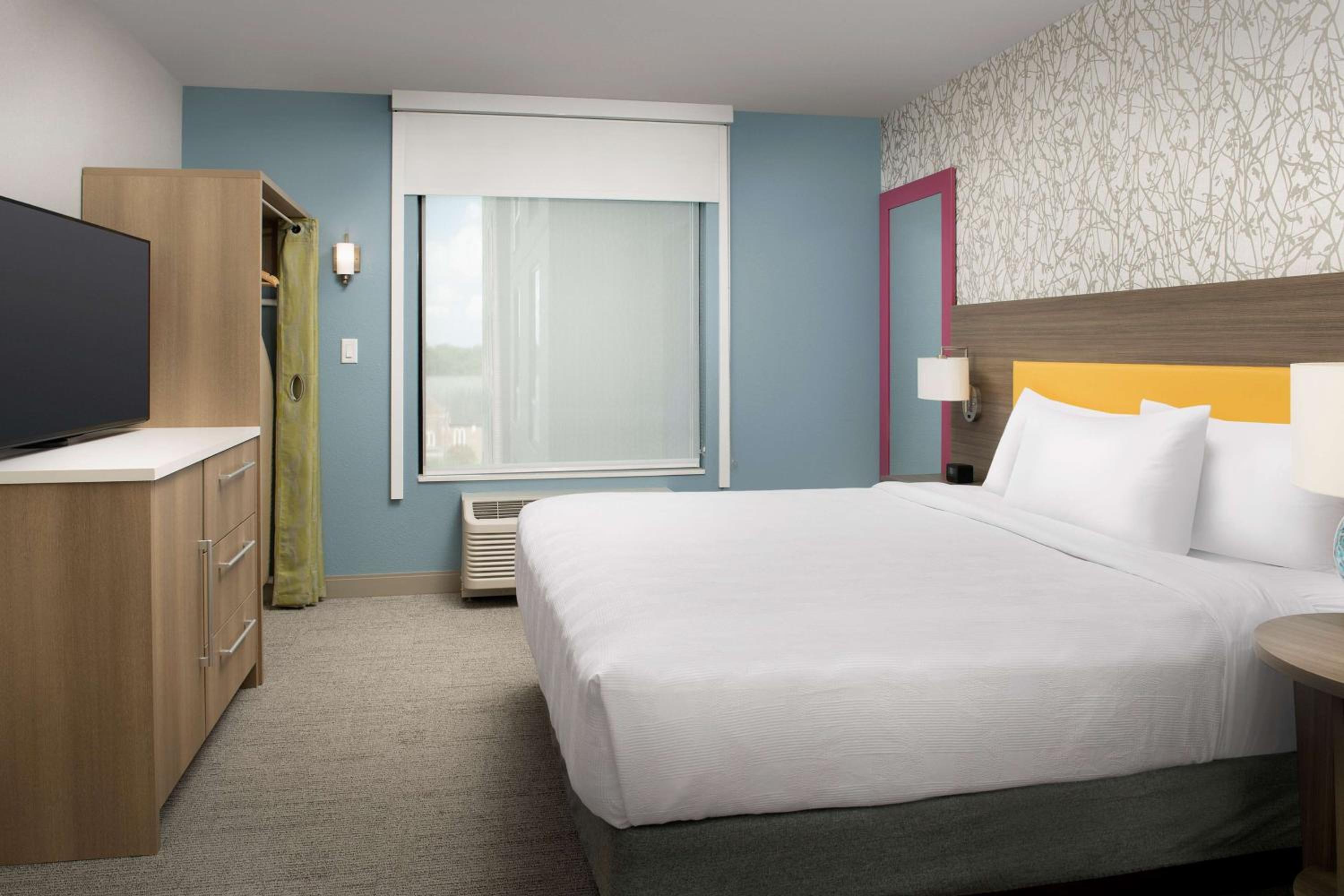 1 Bedroom, Suite, King Bed, Sofa