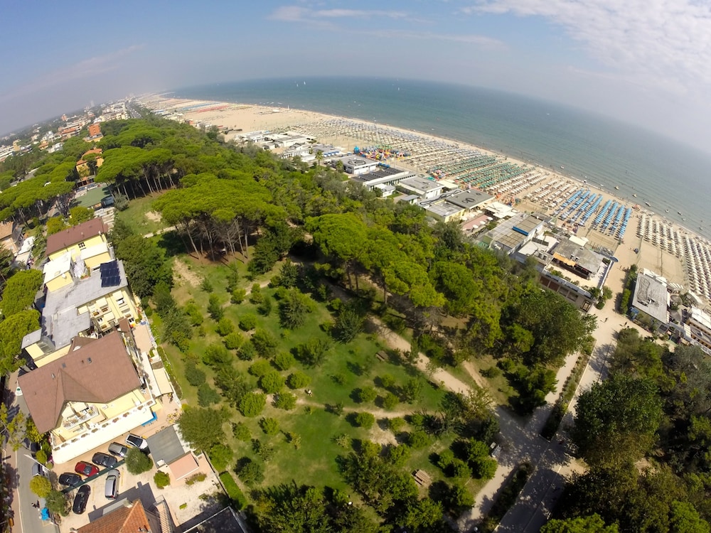 Family Hotel Pinetina Mare 39/50