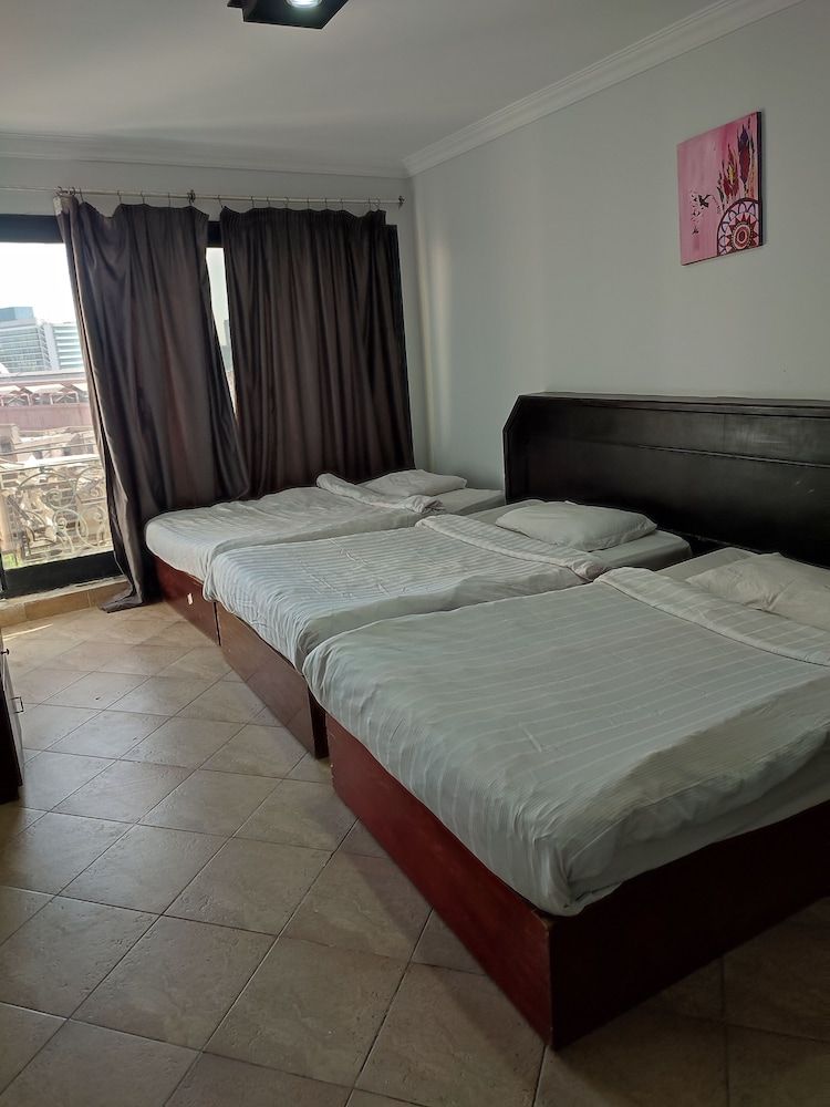 ROOM, TRIPLE, PRIVATE BATHROOM