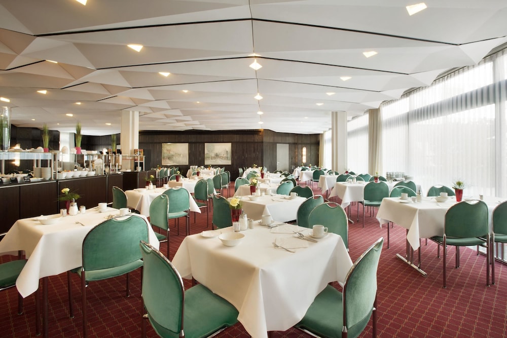 Ramada by Wyndham Nuernberg Parkhotel 30/36