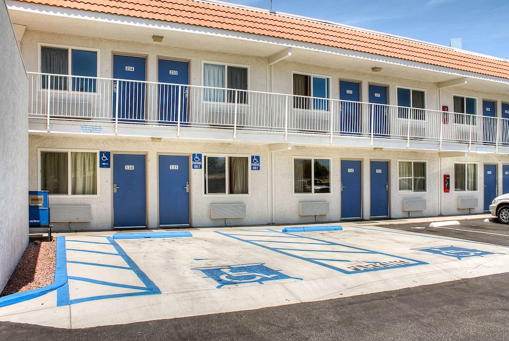 Motel6 Lancaster, CA 45/53