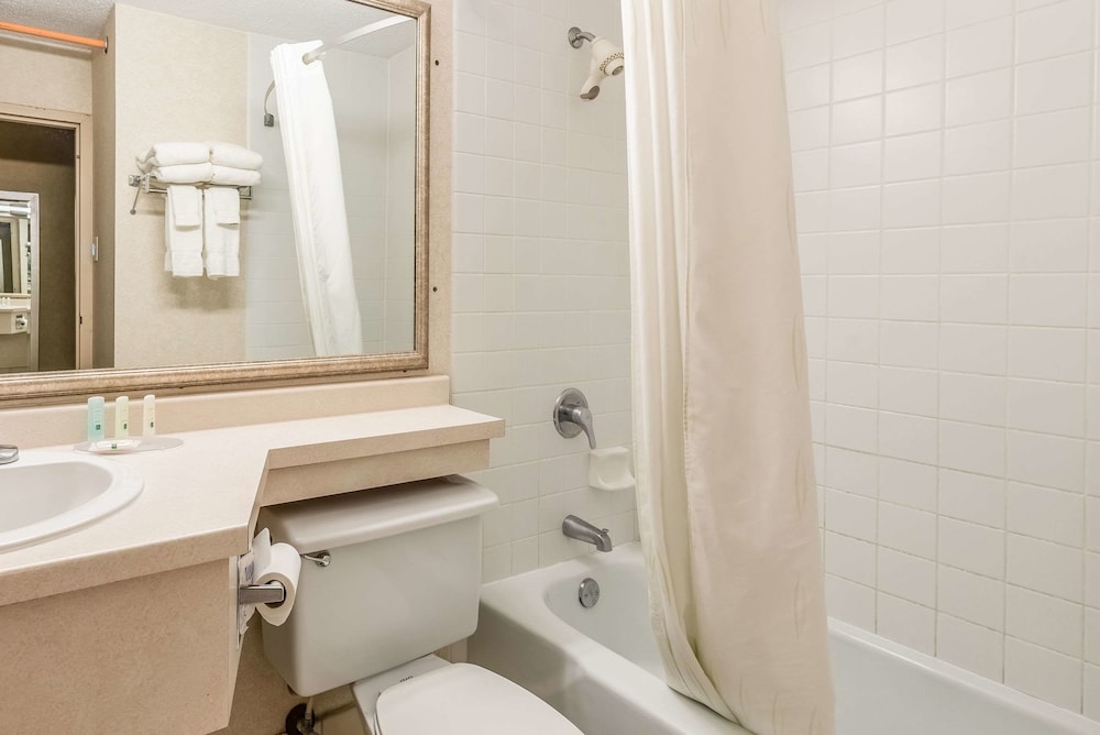 Quality Inn and Suites Brainerd MN 11/39