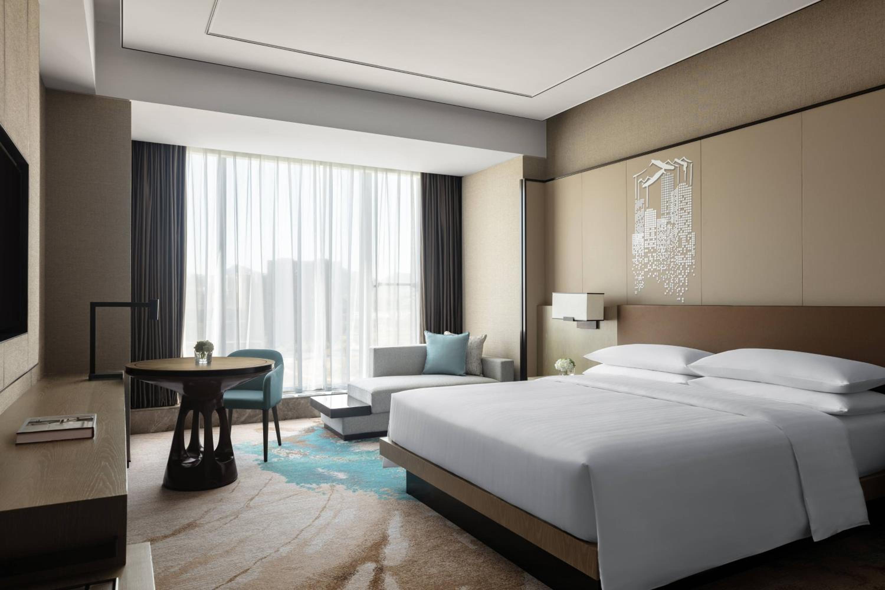 Guest Room, King Bed, Executive Level
