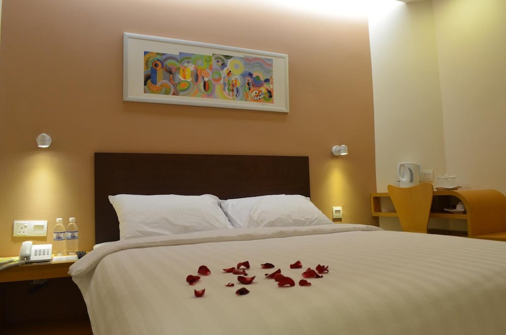 Hotel Asia 16/65