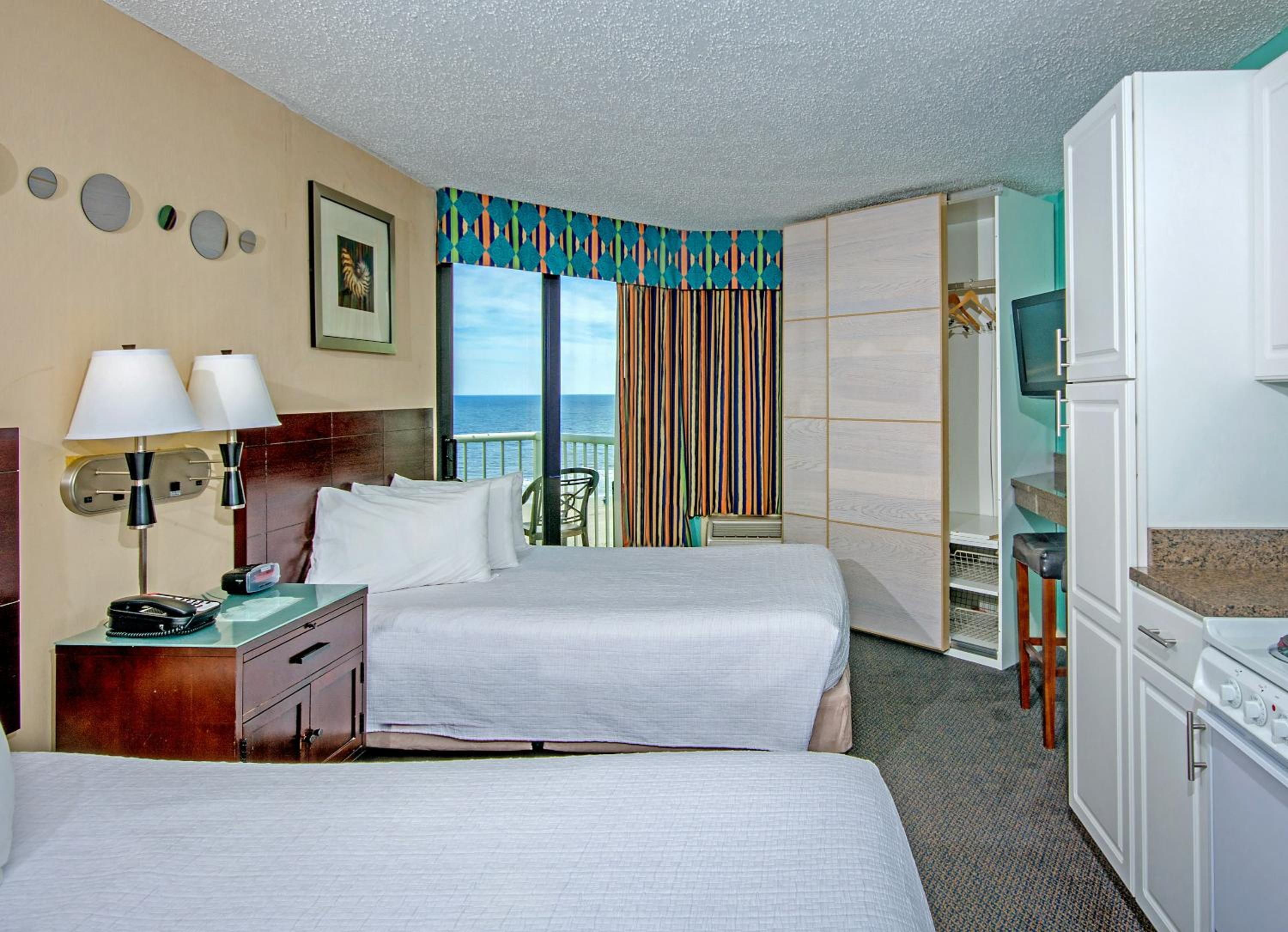 Efficiency, 2 Queen Beds, Ocean Front