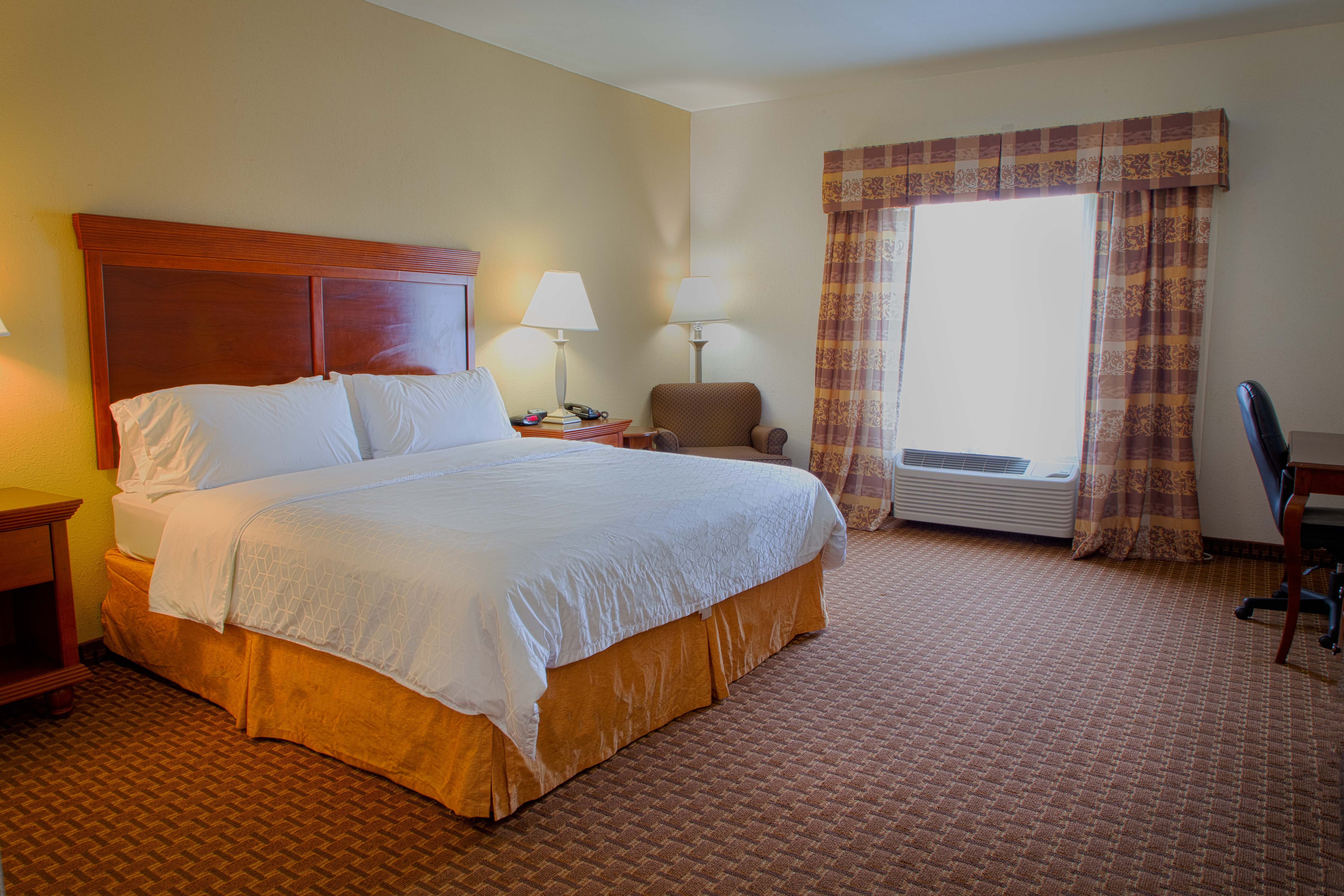 Holiday Inn Express Hotel And Suites Center Tx 31/76