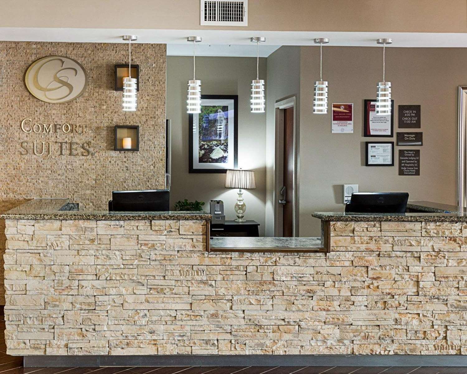 Comfort Suites Near Tanger Outlet Mall 6/18