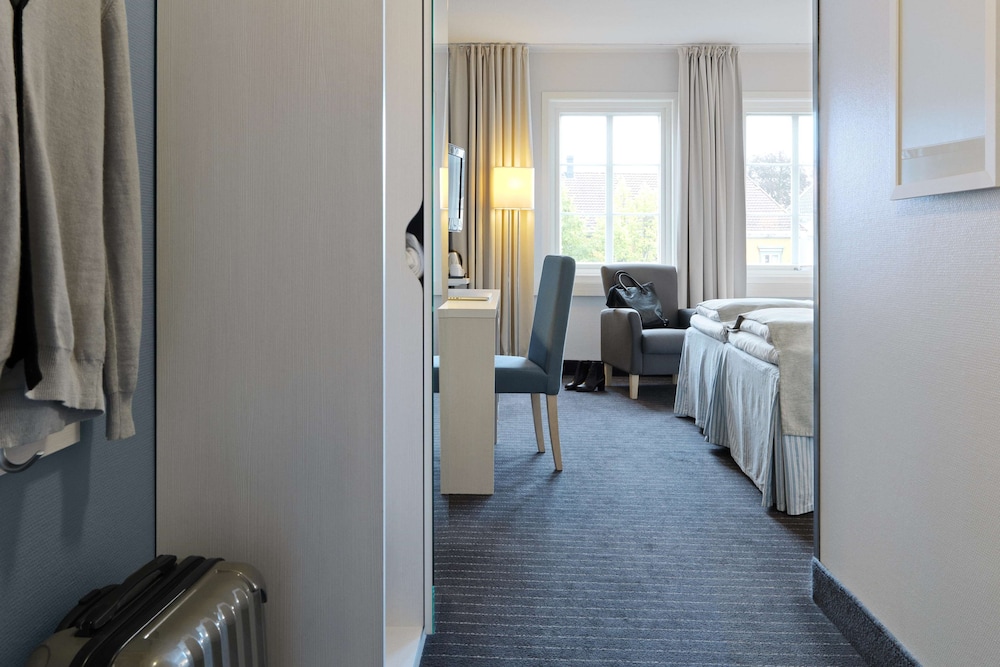 Home Hotel Grimstad 28/61