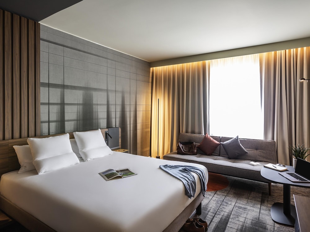 NOVOTEL CAMBRIDGE NORTH 19/70