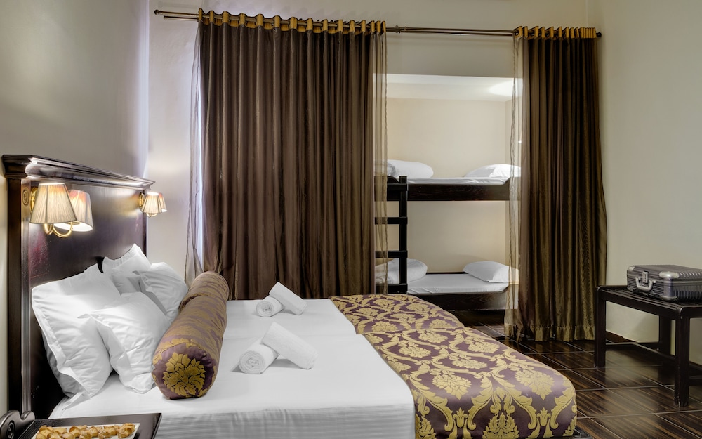 Midgard Country Estate 13/47