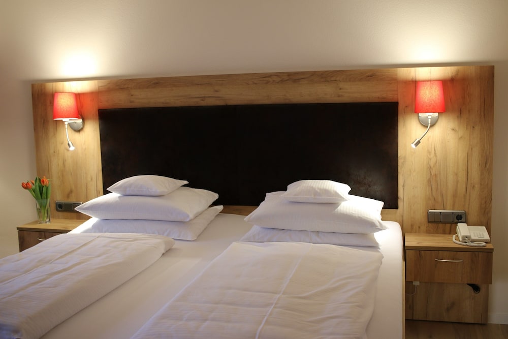 Sonnenhügel Hotel & Ferienwohnungen 14/69