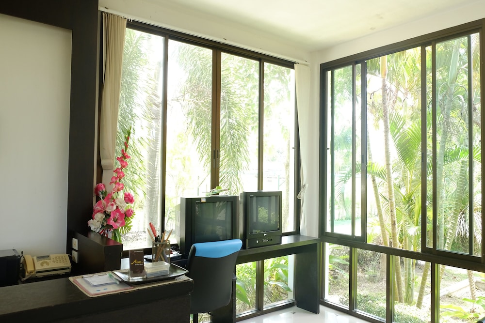 Aana Residence Resort 11/23