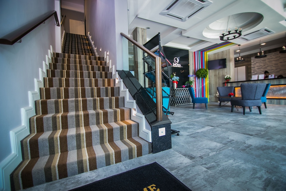 Indra Hotel - Boutique Suites 33/35