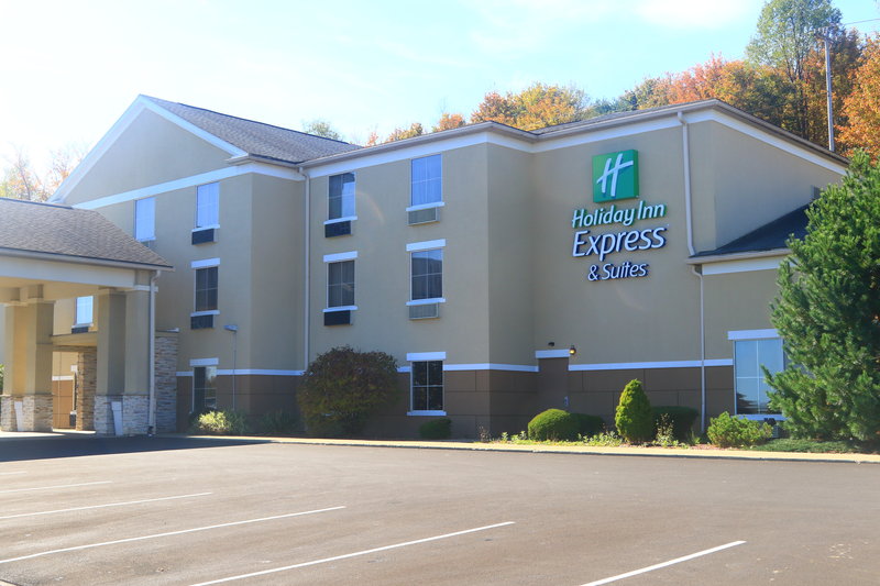Holiday Inn Express Hotel Suites Saint Marys 1/15