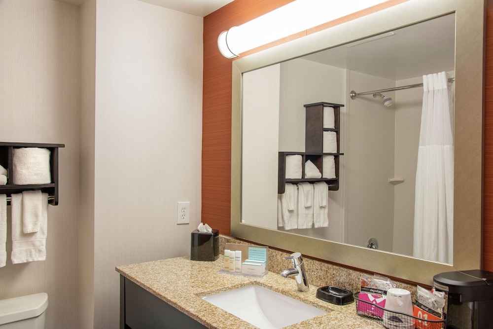 Hampton Inn Akronsouth 33/45