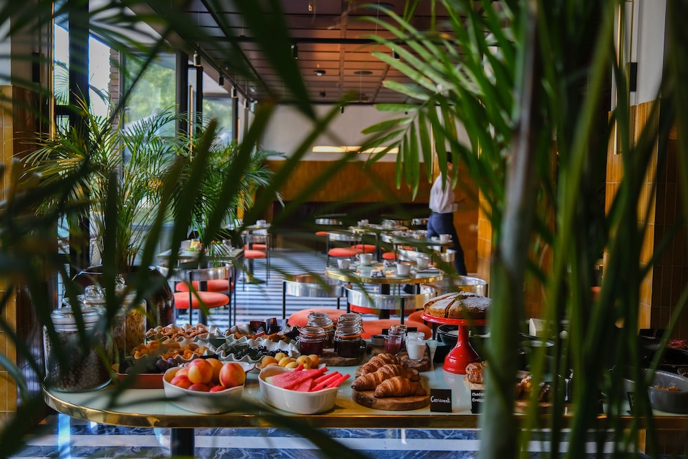 Bazzar Boutique Hotel 48/55