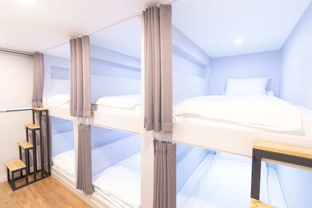 FEMALE DORM, FEMALE ONLY, PREMIUM