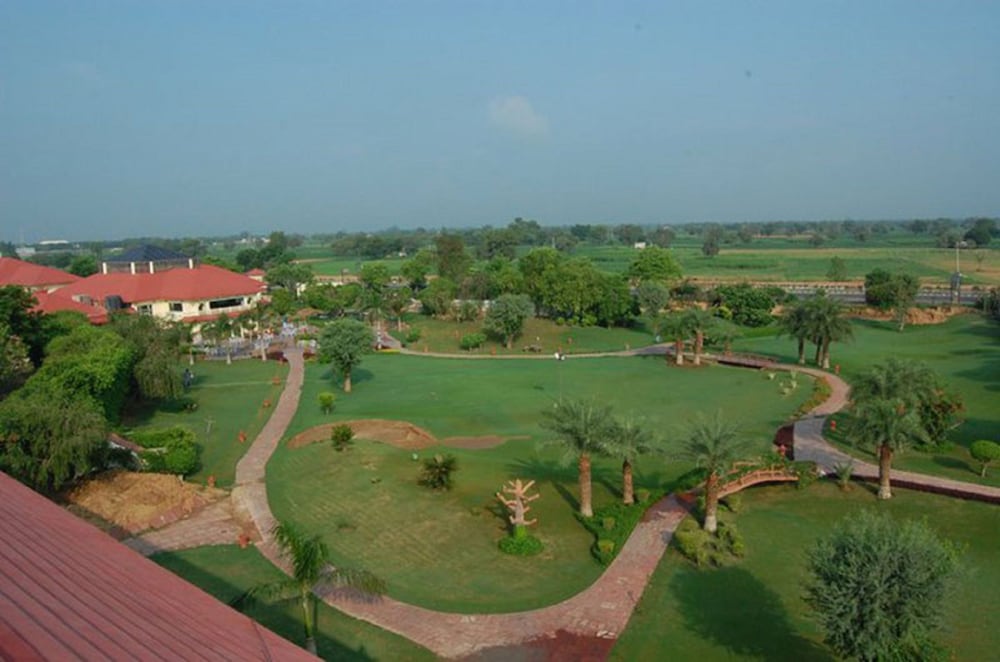 SHIVA OASIS RESORT 27/32
