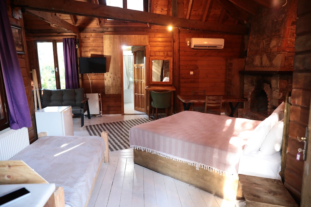 Kayserkaya Cottages & Camping 25/50