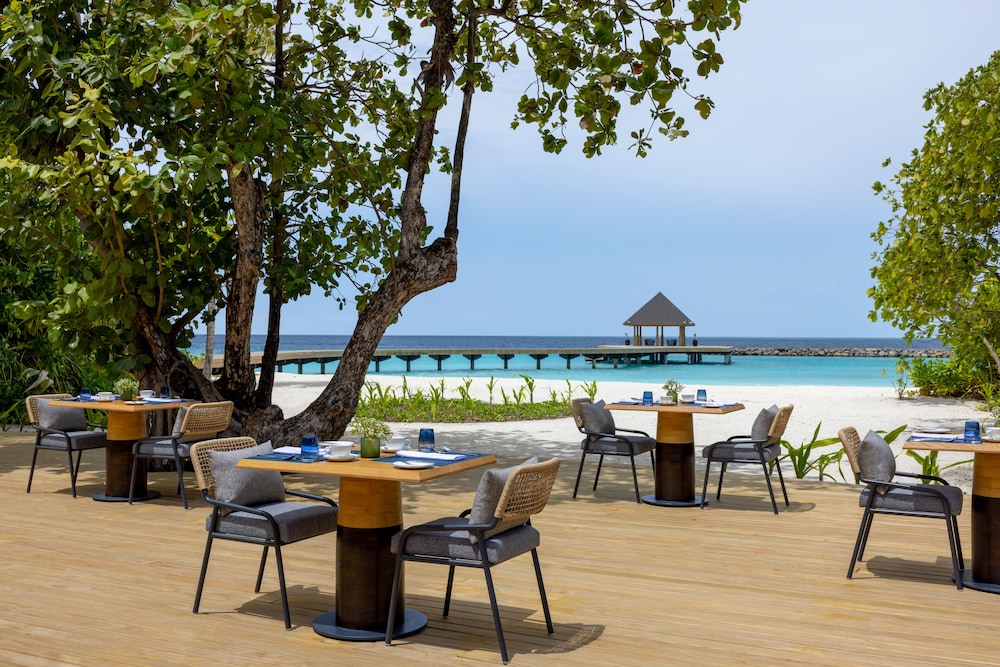 Avani+ Fares Maldives Resort 151/164