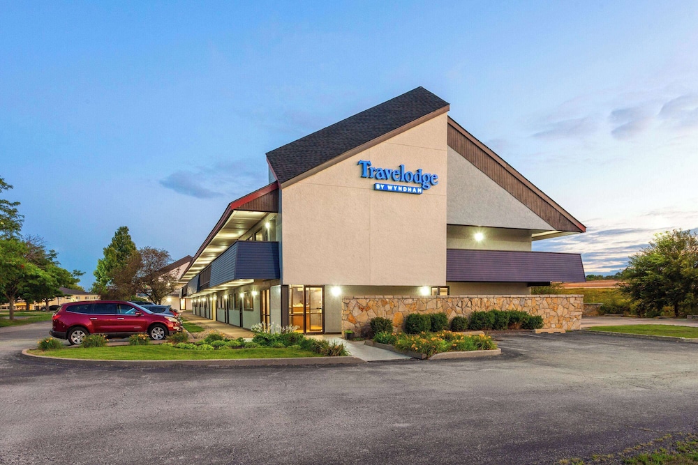 Travelodge by Wyndham Peoria 49/52
