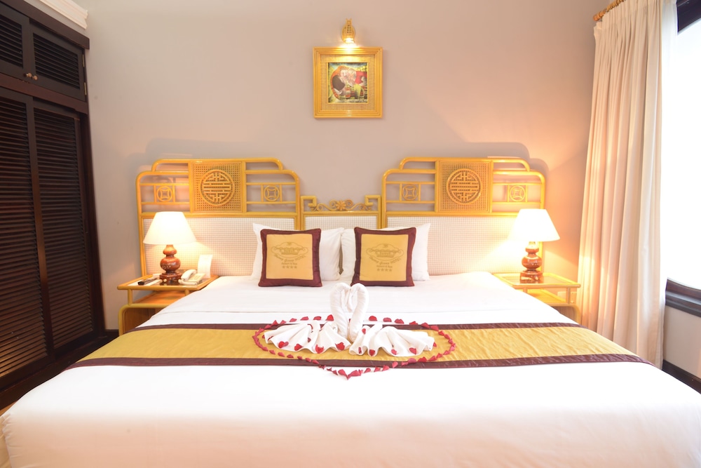 Huong Giang Hotel 17/77
