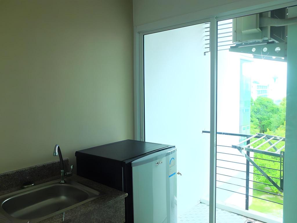 Say Hi Residences 40/40