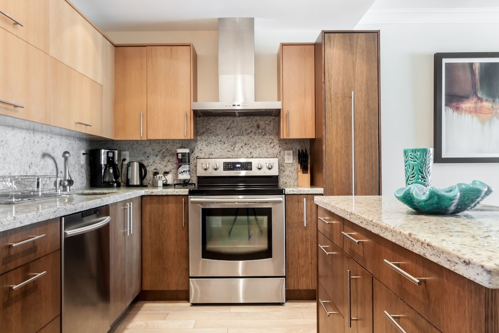 Ocean Reserve OceanView Sunny Isles Luxury Condos 37/50