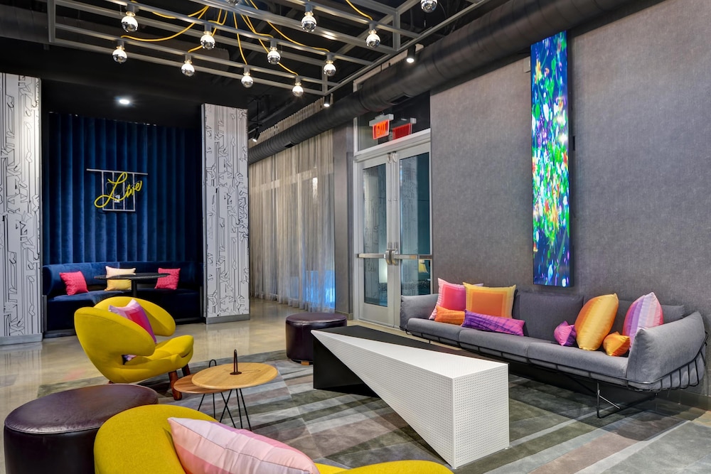 Aloft Secaucus Meadowlands 38/52