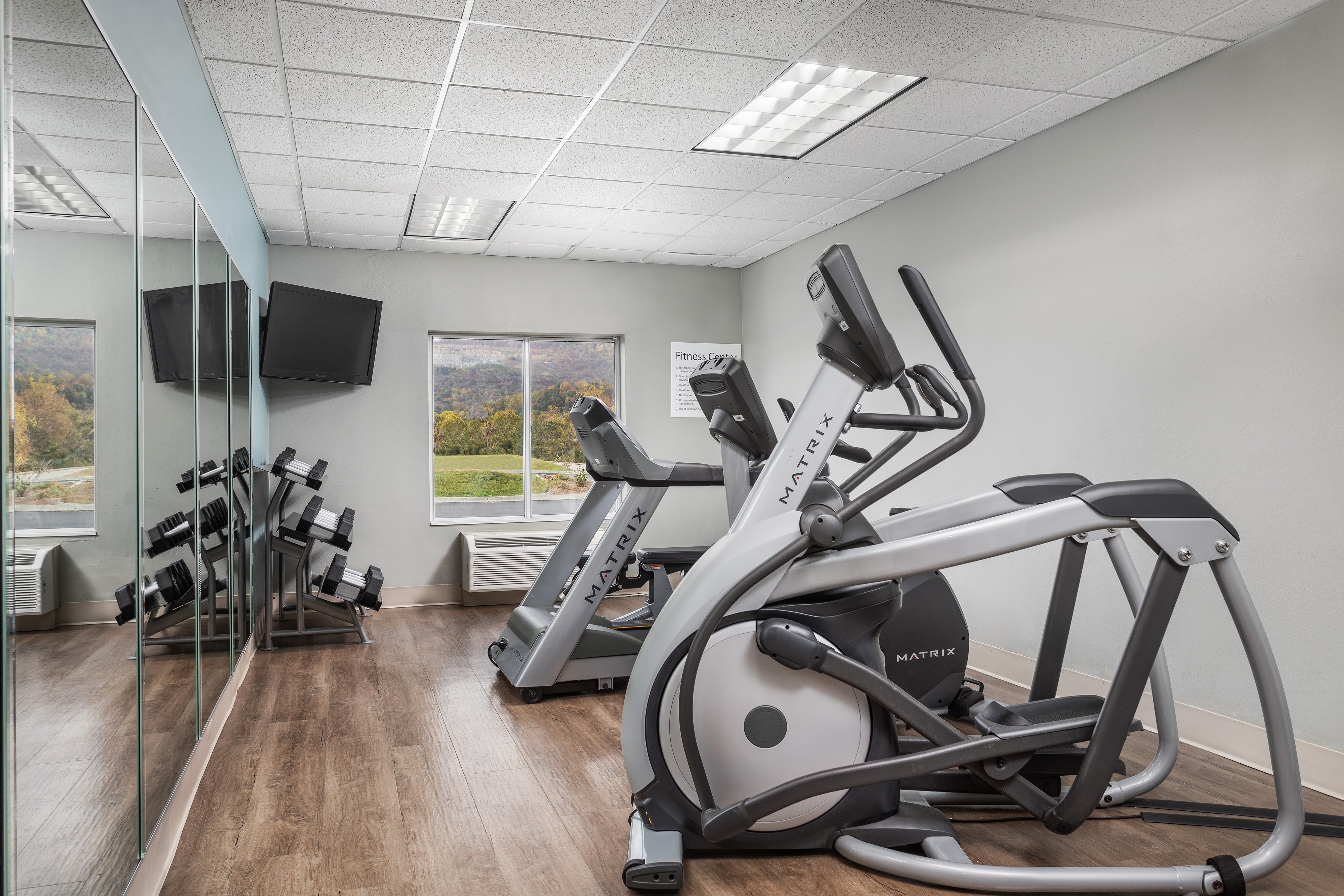 Holiday Inn Express Hotel And Suites Chattanooga At Lookout Mtn Tn 36/47