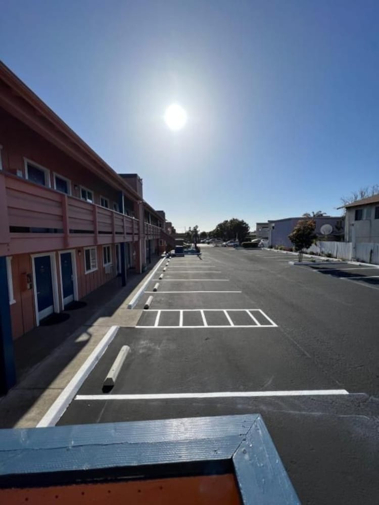 American Inn Grover Beach 32/56