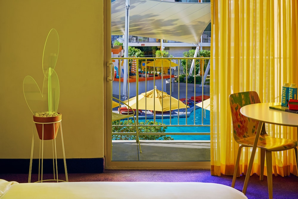 The Saguaro Palm Springs 46/49