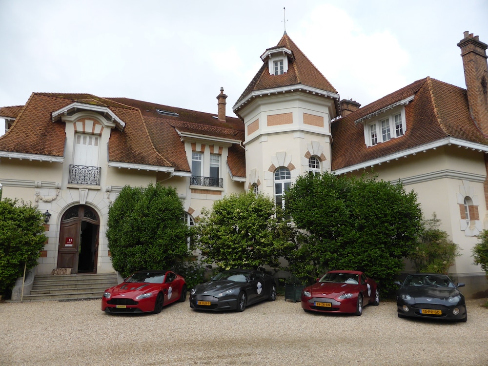 Chateau Du Clair De Lune 40/50
