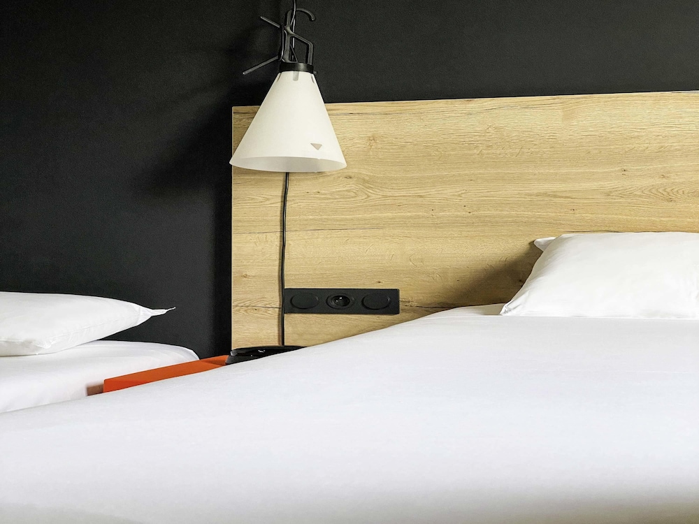 Ibis Styles Crolles Grenoble A41 15/38